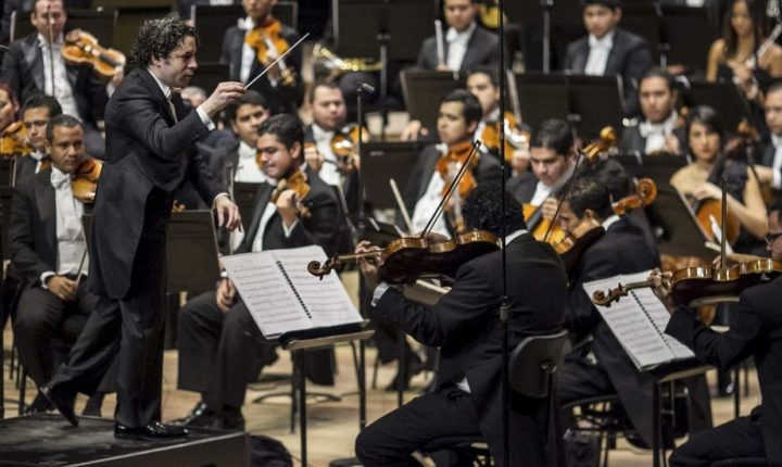 Gustavo Dudamel y la Filarmónica de los Ángeles inaugurarán la temporada del Centenario
